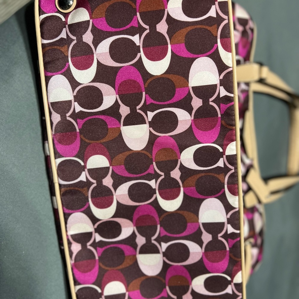 💕Coach Handbag 💕 - Picture 3 of 7